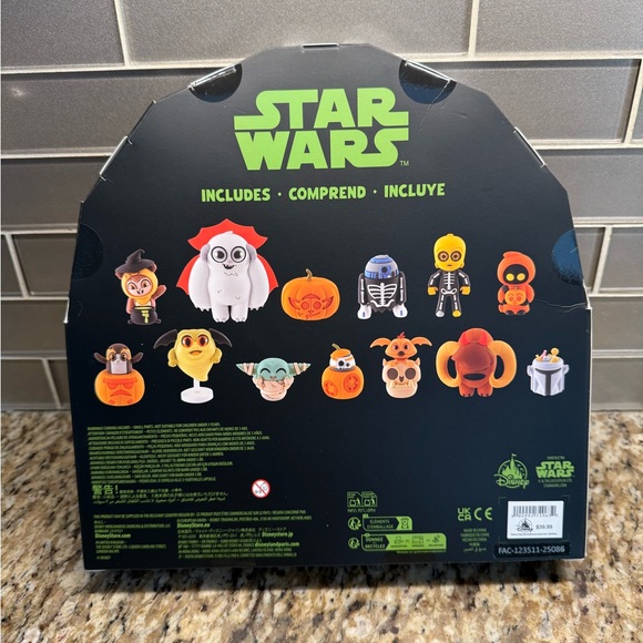Disney / Star Wars Vinyl Figures Halloween Countdown Calendar – 13-Piece - Picture 8 of 10